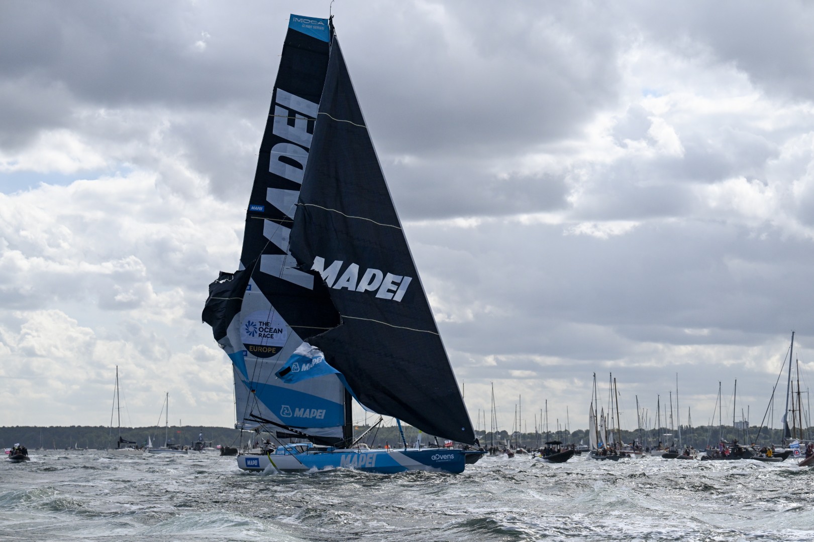 Choque espectacular envía a dos barcos de vuelta a Kiel tras el inicio espectacular de la Ocean Race Europe